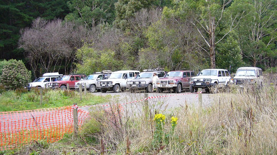 27-Convoy at Stevensons Falls car park.JPG
